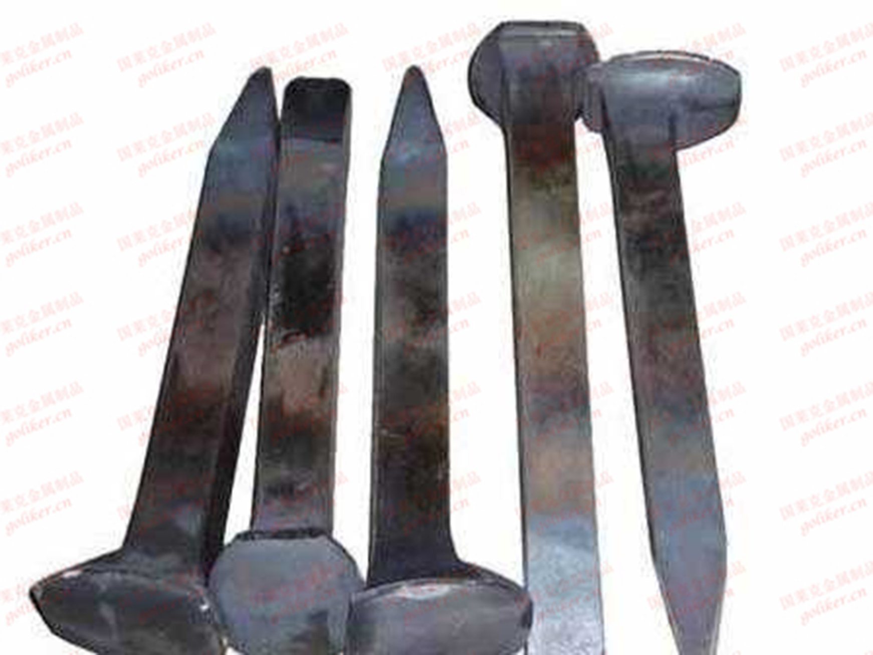 用于钢轨紧固的铁路道钉